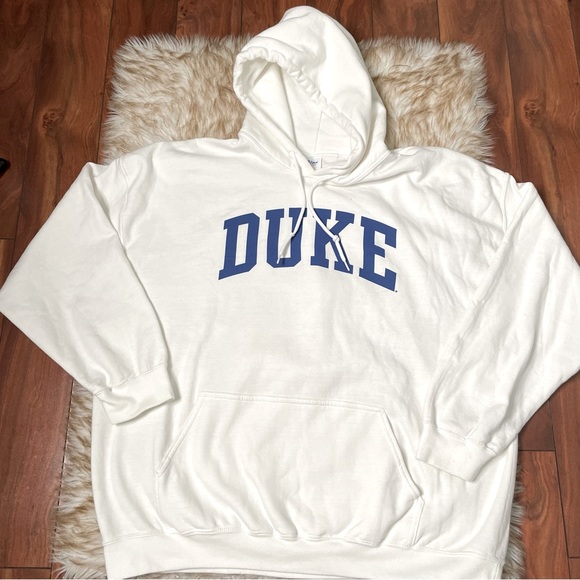 Gildan heavy blend Duke University hoodie - Picture 2 of 6